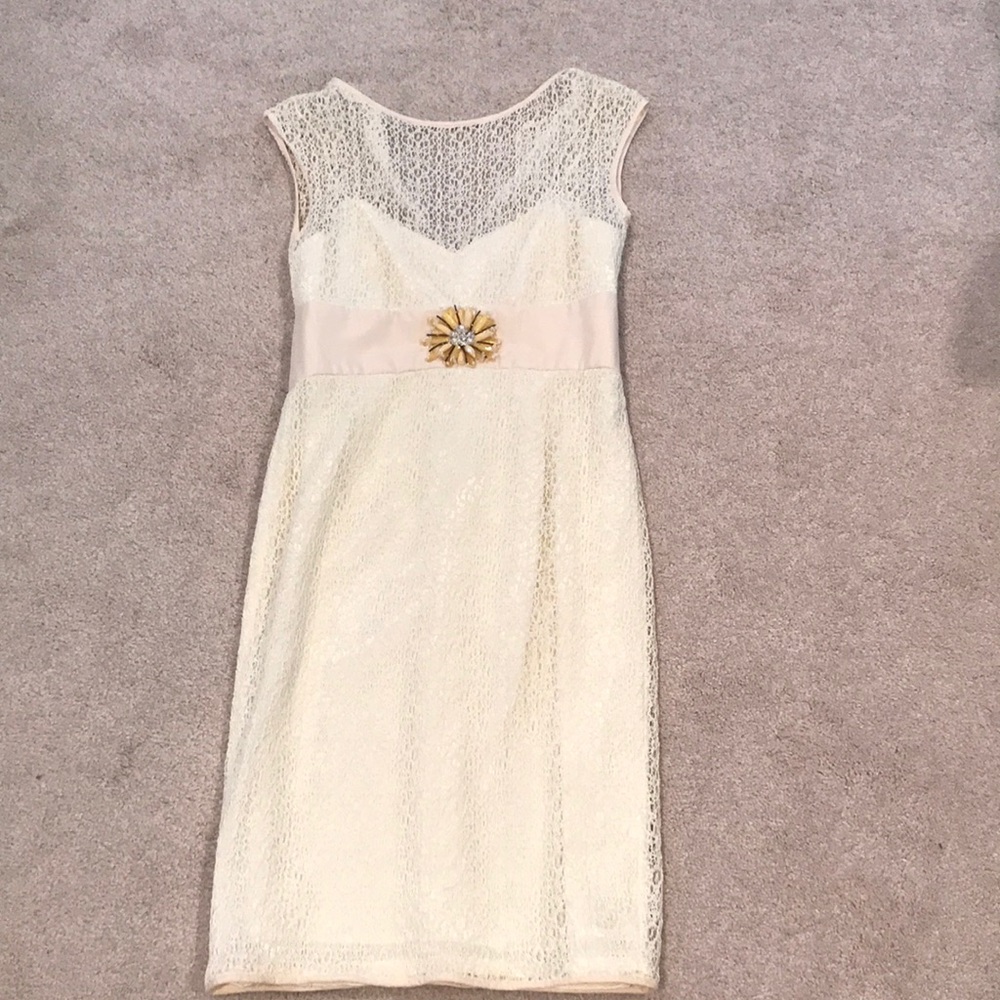 Beautiful dress in good condition !